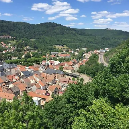 Centre Au Pied Du Chateau *